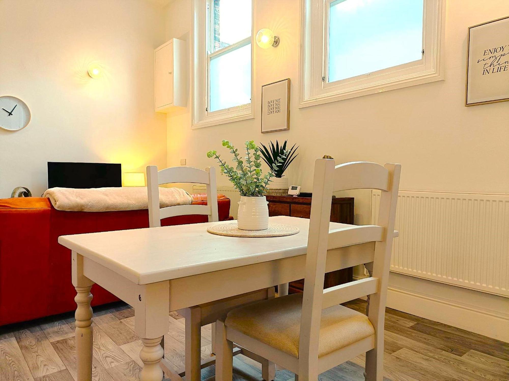 Whitchurch High Street Hideaway Ngoại thất bức ảnh